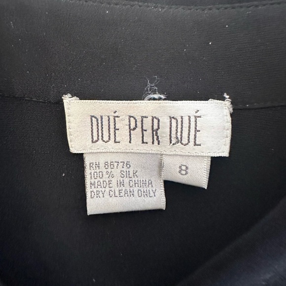 Due Per Due 100% Silk Blouse - Like New - Picture 5 of 5